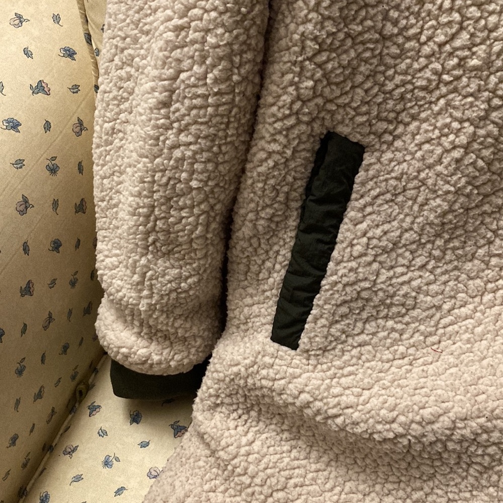 Reversible Puffer Jacket - Picture 7 of 7